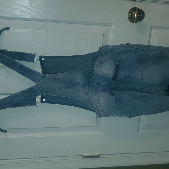 Rue 21 Juniors size L Denim overall skirt, NWT. - Picture 3 of 3